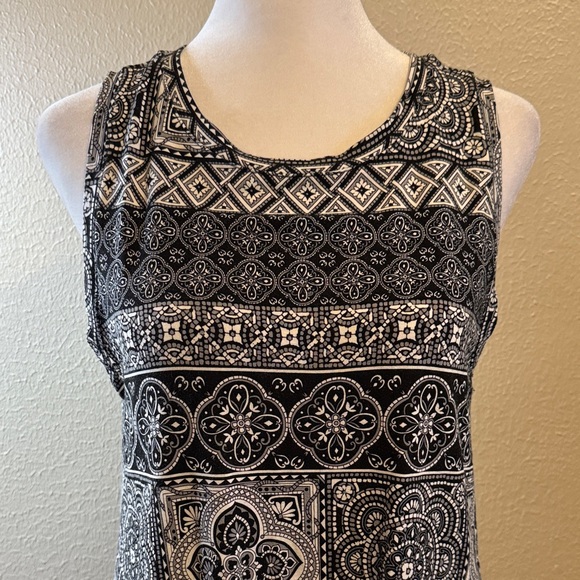 LOFT Black and White Geometric Midi Dress - Picture 3 of 7